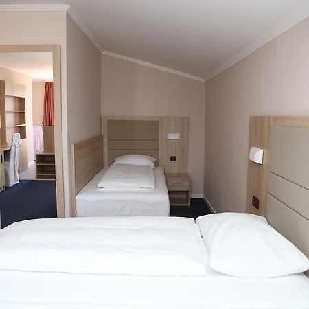 Hotel Ana Gospic Bagian luar foto