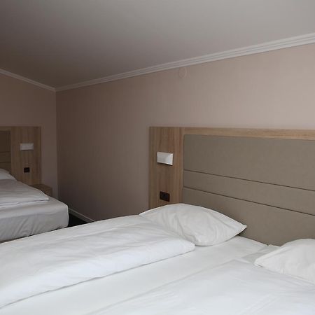 Hotel Ana Gospic Bagian luar foto