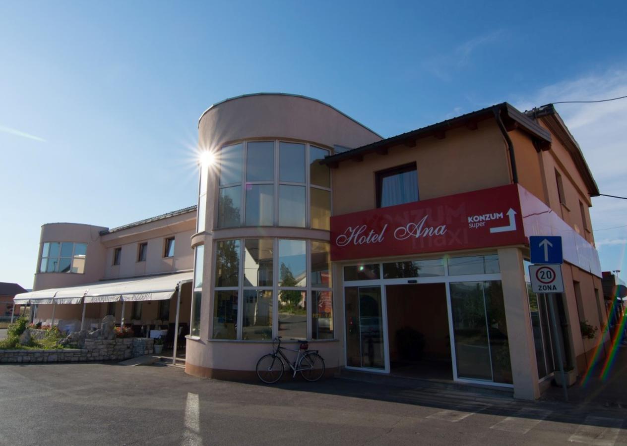 Hotel Ana Gospic Bagian luar foto