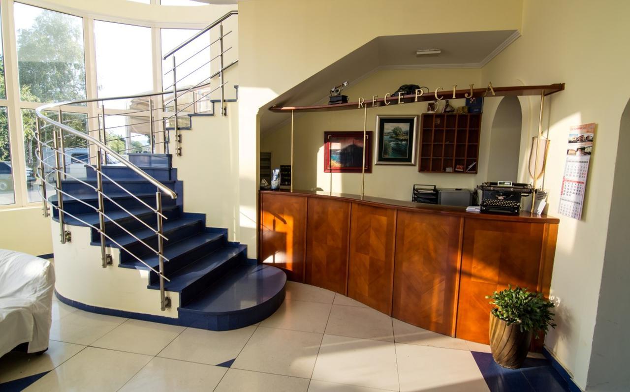 Hotel Ana Gospic Bagian luar foto