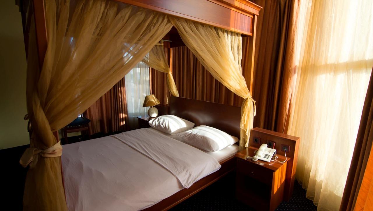 Hotel Ana Gospic Bagian luar foto