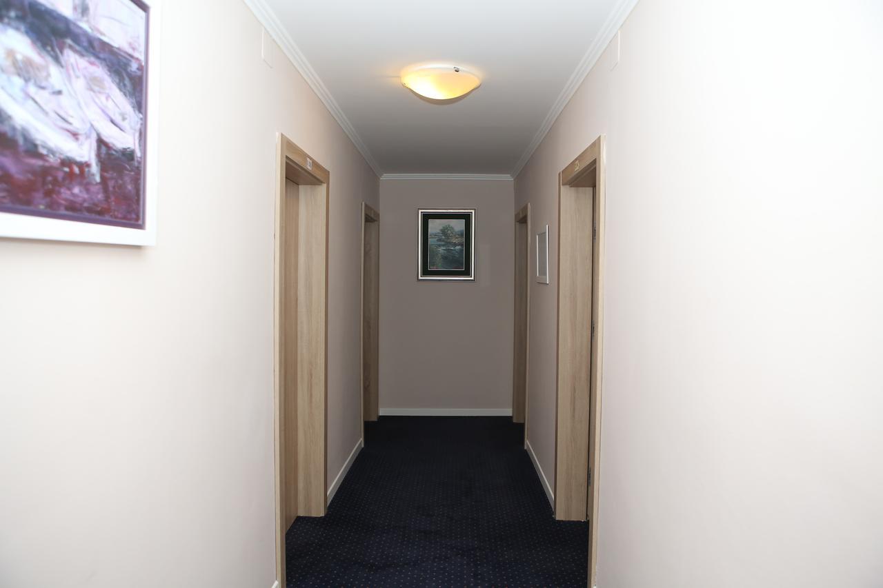 Hotel Ana Gospic Bagian luar foto